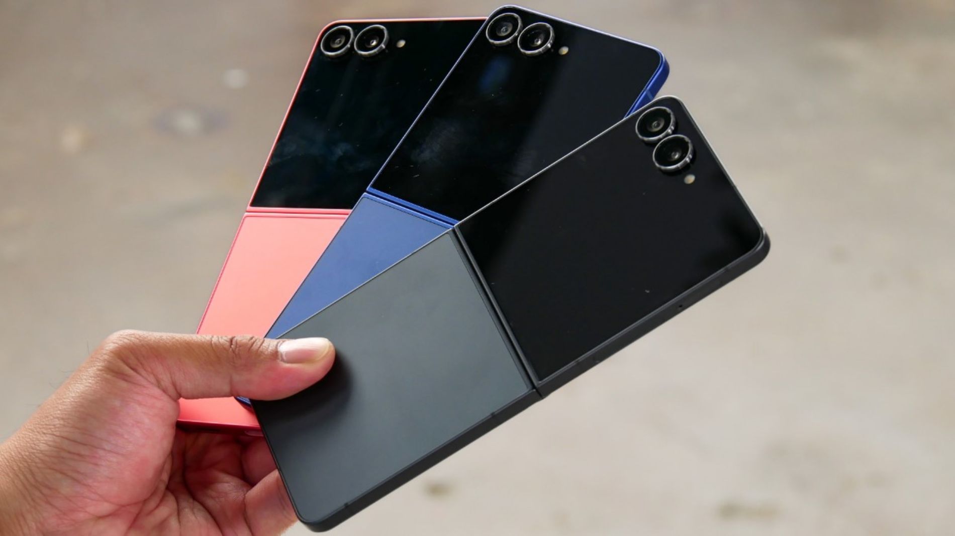 Hình ảnh cho danh mục Samsung Galaxy Z Flip 7 xách tay: Có nên mua không?